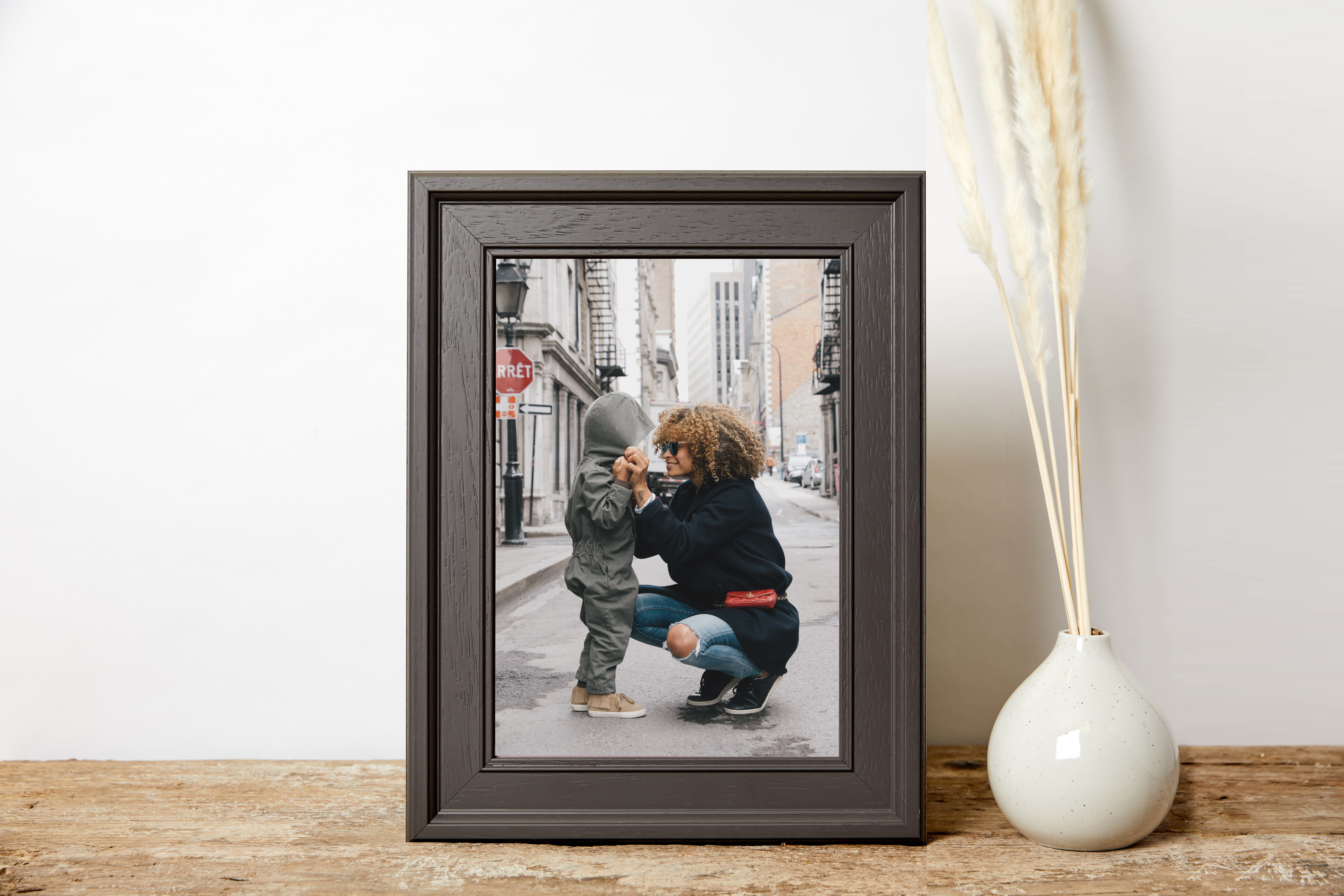 Print your city photos and display them inside of our hand made quality photo frames for a luxurious finish and addition to your home decor