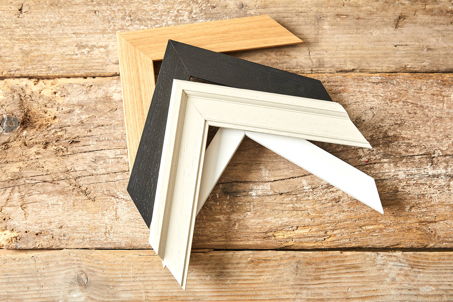 Create your custom frames with personalised moulding to make the perfect made to measure frames